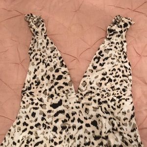 Mink pink animal print deep v dress size s